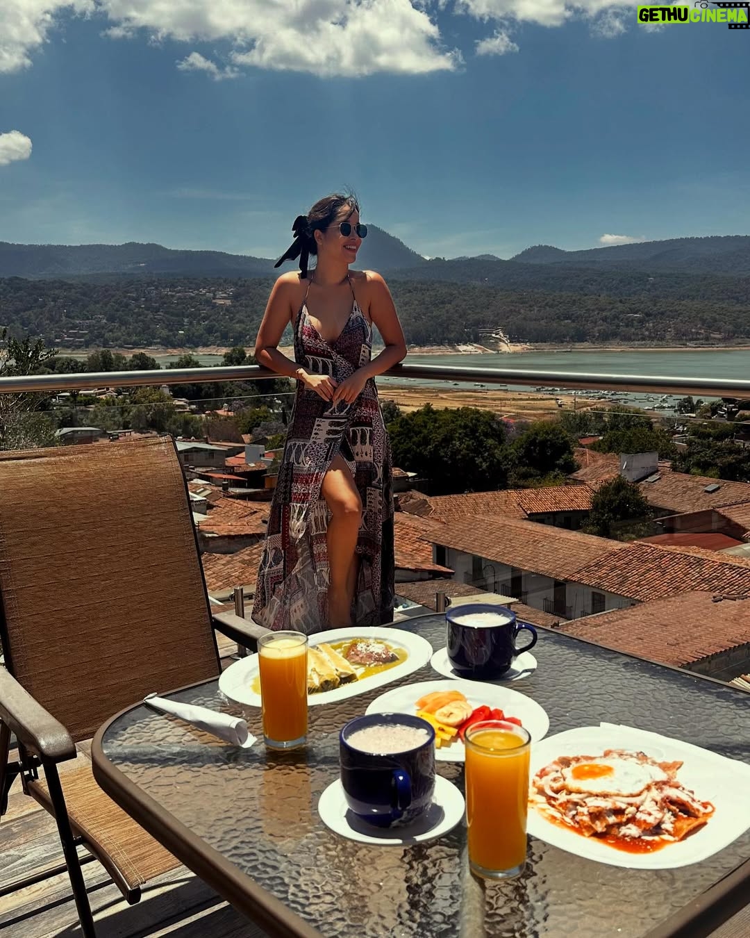 Areliz Benel - 3.4K Likes - Me hospedé en @hotel_sansebastian12 maravillas terraza para el desayuno 💖