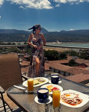 Areliz Benel Instagram - Me hospedé en @hotel_sansebastian12 maravillas terraza para el desayuno 💖