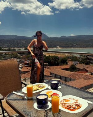 Areliz Benel Instagram - Me hospedé en @hotel_sansebastian12 maravillas terraza para el desayuno 💖