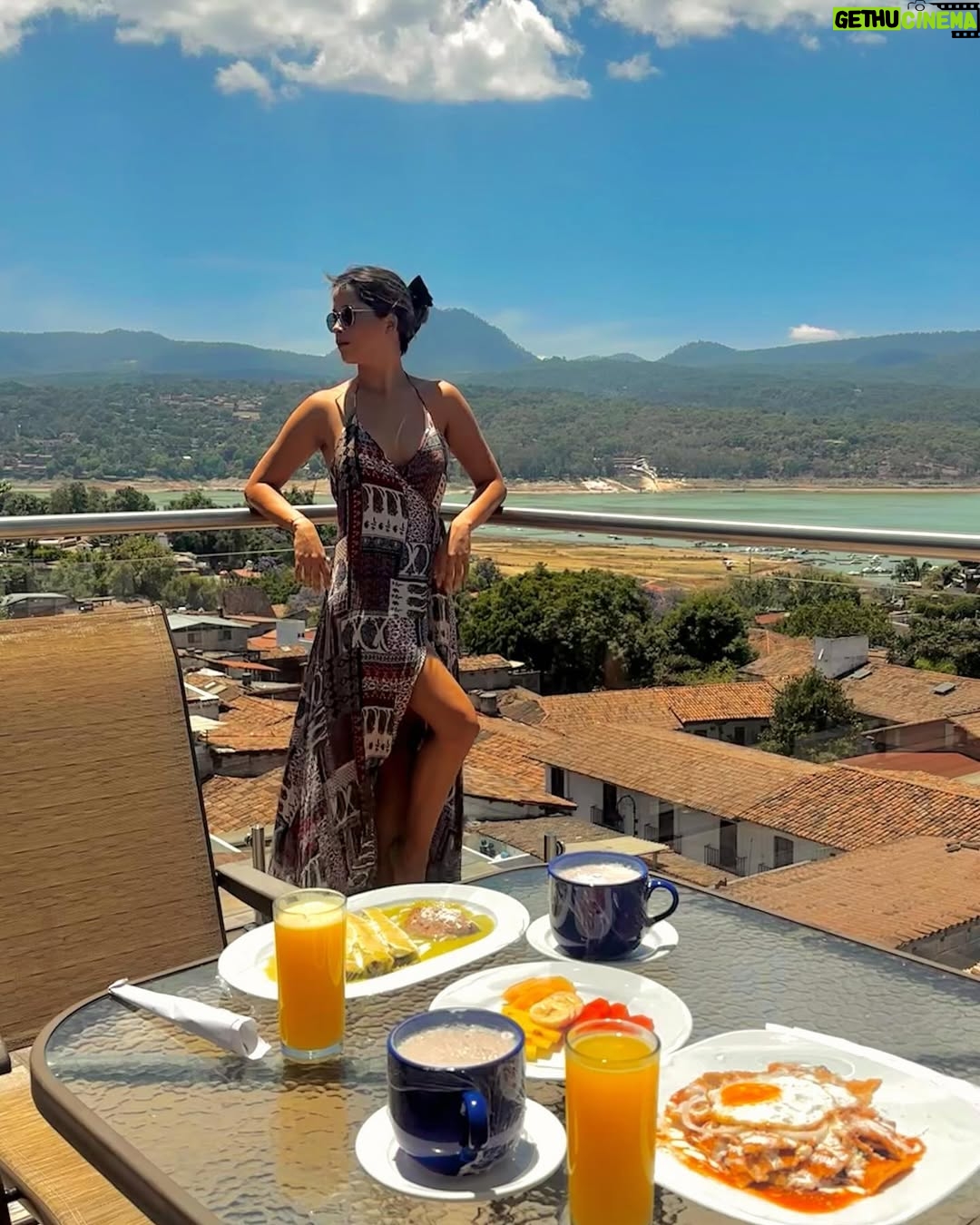 Areliz Benel - 3.4K Likes - Me hospedé en @hotel_sansebastian12 maravillas terraza para el desayuno 💖