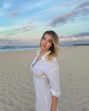 Arilena Ara Instagram - Island girl 🌊