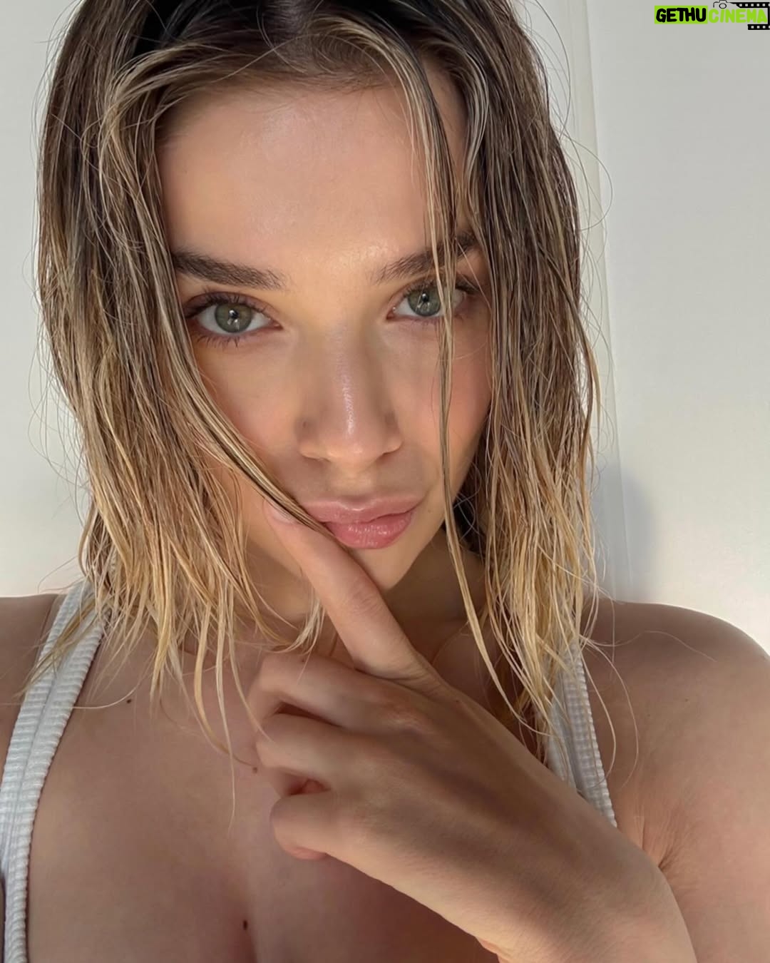 Arilena Ara - 3 Likes - 🎥