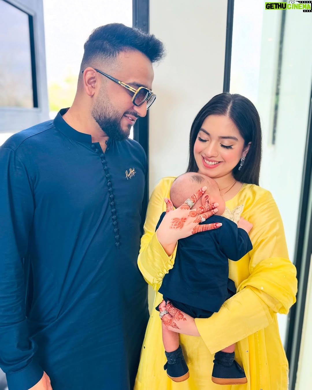 Arisha Razi - 133.9K Likes - Our little one’s first Eid.✨
Wearing @itsforu_official 💛
#arisharazikhan #eidmubarak