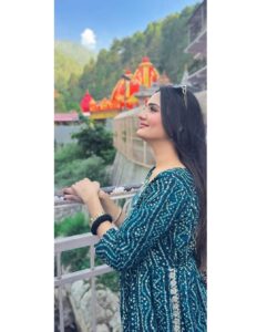 Actress Ashna Kishore HD Photos and Wallpapers April 2025