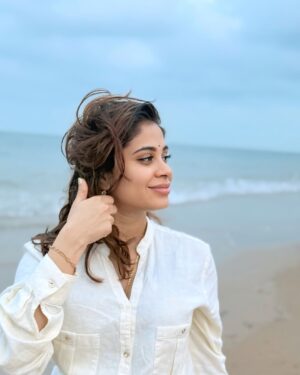 Ashvini Jegathesan Instagram - souls don’t meet by accident 🫂🩷

#foryou #loveislove❤️ #explorepage✨ #liveyourbestlife❤️