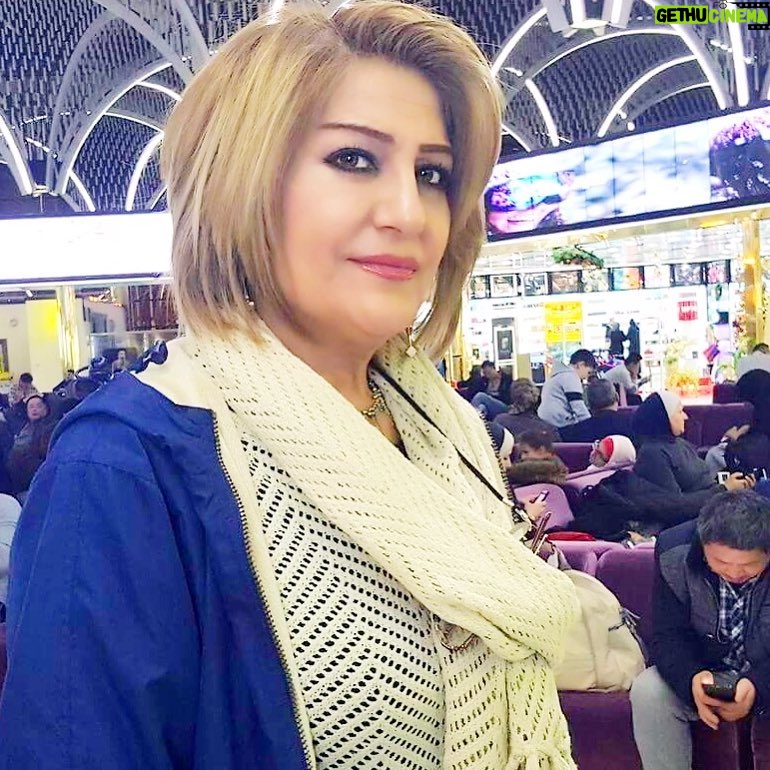 Asia Kamal - 10.8K Likes - مساء الورد🌷.... من مطار بغداد الدولي الى الدوحة ومنه الى الجزائر للمشاركه في مهرجان المسرح العربي