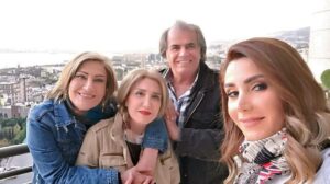 Asia Kamal Instagram - جمعة خير وعافية عليكم من الارشيف #بيروت مع احلى الاصدقاء ايام جان اكو سفر وحياة ان شاءلله ترجع الايام الحلوه .. ❤️🙏🏼
احجولي شنو اول نشاط راح تسوة ورا منخلص من كورونا
#جواد_الشكرجي 
#عاتكة_الخطيب 
#الاء_حسين 
#اسيا_كمال