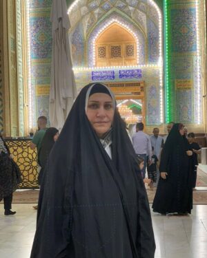 Asia Kamal Instagram - وفقنا الله الى زيارة
 امير المؤمنين علي ابن ابي طالب 
عليه السلام وكان دعائنا الى جميع الاهل والاصدقاء وان يحفظ بلدنا من كل مكروه. 
#اسيا_كمال 
#النجف_الأشرف