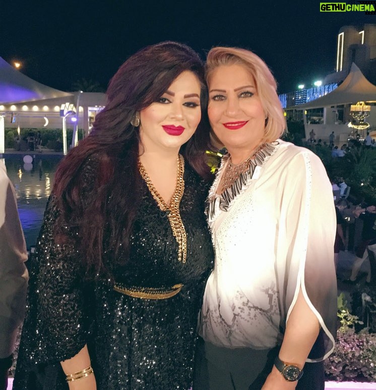 Asia Kamal - 22.4K Likes - اثناء لقاء قناة العراقية مع النجمة المتألقة ايناس طالب
#رمضان_كريم
#اسيا_كمال