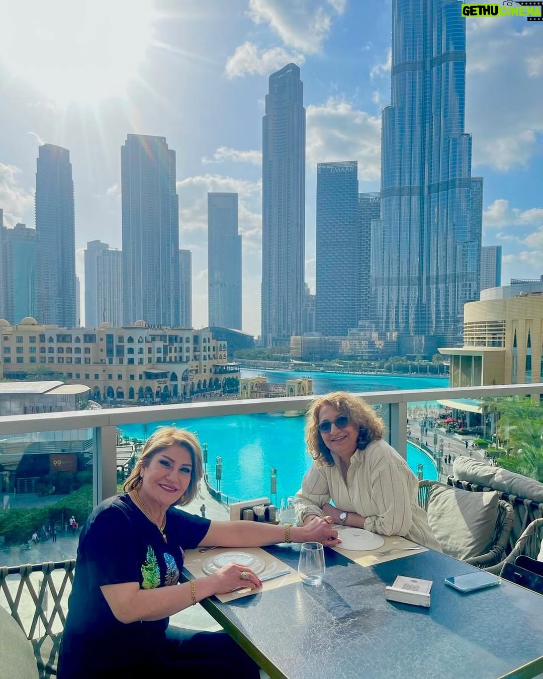 Asia Kamal - 11.9K Likes - من دبي برج خليفة مع شقيقة الروح اختي دنيا 💖
.
#اسيا_كمال
#dubai
#burjkhalifa