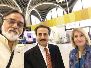 Asia Kamal Instagram - من مطار بغداد الدولي 
انتظرونا قريباً
.
#قاسم_الملاك 
#محمود_أبوالعباس 
#اسيا_كمال