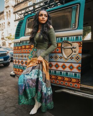 Asmaa Abulyazeid Instagram - #ما_تيجي_سكة 🧚🏾‍♀️🧚🏾‍♀️

Styled by @nourhanhossam 
Makeup @nesmamansourmakeup 
Hair @ahmed__mounir 
Photography @heshammarcelo12