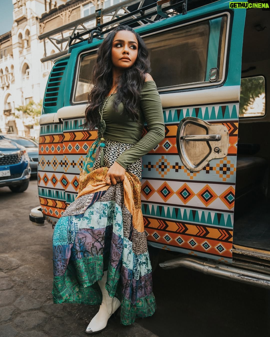 Asmaa Abulyazeid - 89.9K Likes - #ما_تيجي_سكة 🧚🏾♀️🧚🏾♀️
Styled by @nourhanhossam
Makeup @nesmamansourmakeup
Hair @ahmed__mounir
Photography @heshammarcelo12