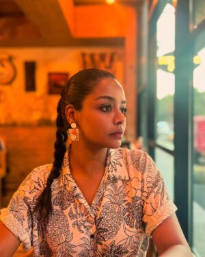 Asmaa Abulyazeid Instagram - RETRO 📻