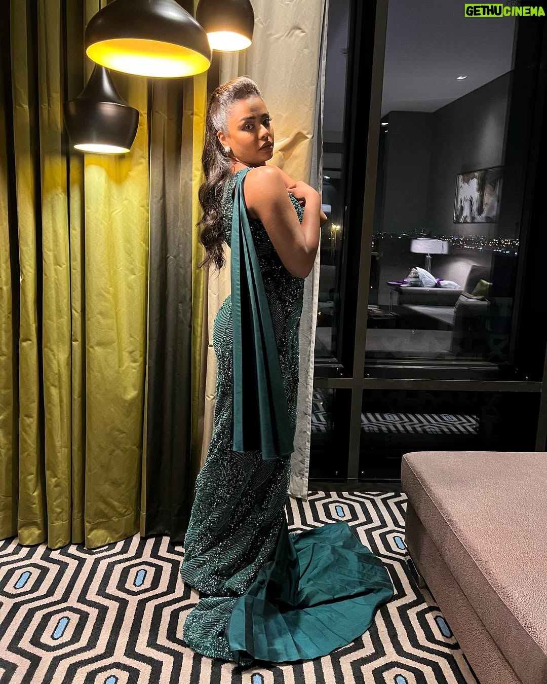 Asmaa Abulyazeid - 77.2K Likes - ✨
#joyawards
.
Styling @nourhanhossam
Dress @temraza
Makeup @pusgulianlucy
Hair @danyibrahimofficial
Photo by Mama ♥️