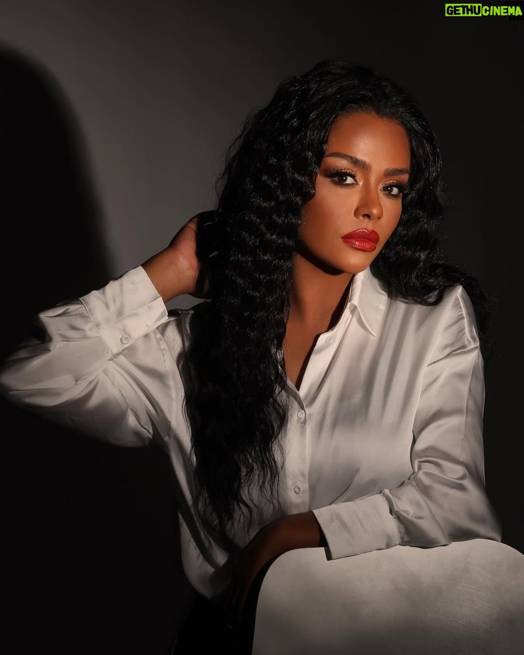 Asmaa Abulyazeid - 99.6K Likes - كل سنة وانتو طيبين
عيد سعيد عليكم و على كل احبابكم ♥️