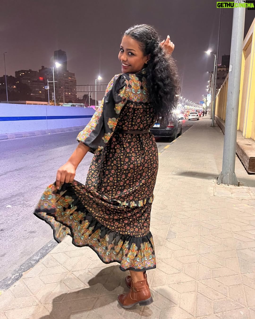 Asmaa Abulyazeid - 126.8K Likes - 💕💕
ابحث عن القطة 🐱
.
.
#friends #lastnight #unplanned #love
