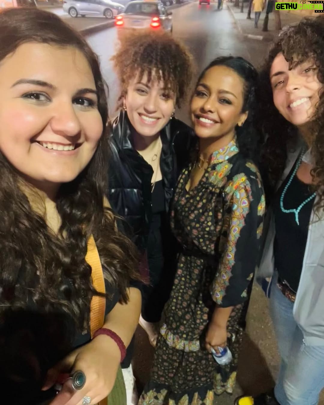 Asmaa Abulyazeid - 126.8K Likes - 💕💕
ابحث عن القطة 🐱
.
.
#friends #lastnight #unplanned #love