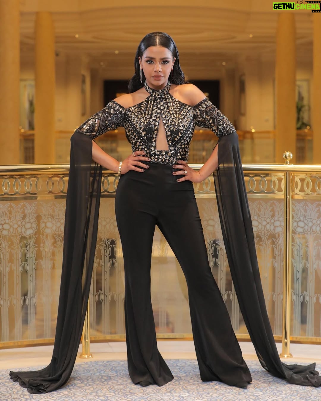 Asmaa Abulyazeid - 103.1K Likes - ✨✨
@joyawards.official
Styling @nourhanhossam
Jumpsuit @saraonsiofficial
Makeup @mariammakhlouf_
Hair fady_saab
Jewelry @talaatsirganybijoux
Photography @radwanabdelrhman