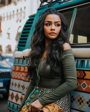 Asmaa Abulyazeid Instagram - #ما_تيجي_سكة 🧚🏾‍♀️🧚🏾‍♀️

Styled by @nourhanhossam 
Makeup @nesmamansourmakeup 
Hair @ahmed__mounir 
Photography @heshammarcelo12