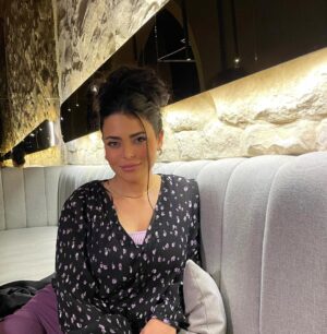 Asmaa Galal Instagram - May Allah bless you and your family with peace, prosperity, and happiness this Ramadan🤍 رمضان كريم