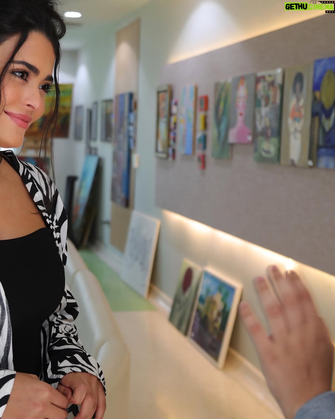 Asmaa Galal - 169.7K Likes - اتشرفت بزيارتي لمستشفى ٥٧٣٥٧ ، واتمنى يكون روتين لناس كتيرة ، كنت مبهورة بالتطور التكنولوجي لعلاج الاطفال و الاهتمام بنفسيتهم ، حبيت انهم بيتعلموا مزيكا و يدرسوا و يلعبوا ، مبسوطة ان في مستشفى ف مصر مهتمه بالعلاج عن طريق الرسم و الالوان زي ما الدكاترة النفسيين بيعالجوا الكبار
حقيقي ممتنة لليوم ده ، و من قلبي بتمنى الشفاء ليهم و الحياة الجميلة زي قلوبهم 🤍
#57357