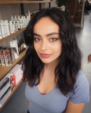 Aubri Ibrag Instagram - got a trim to today 🍃 💇🏻‍♀️ @_edwardsandco #edwardsandcosurryhills