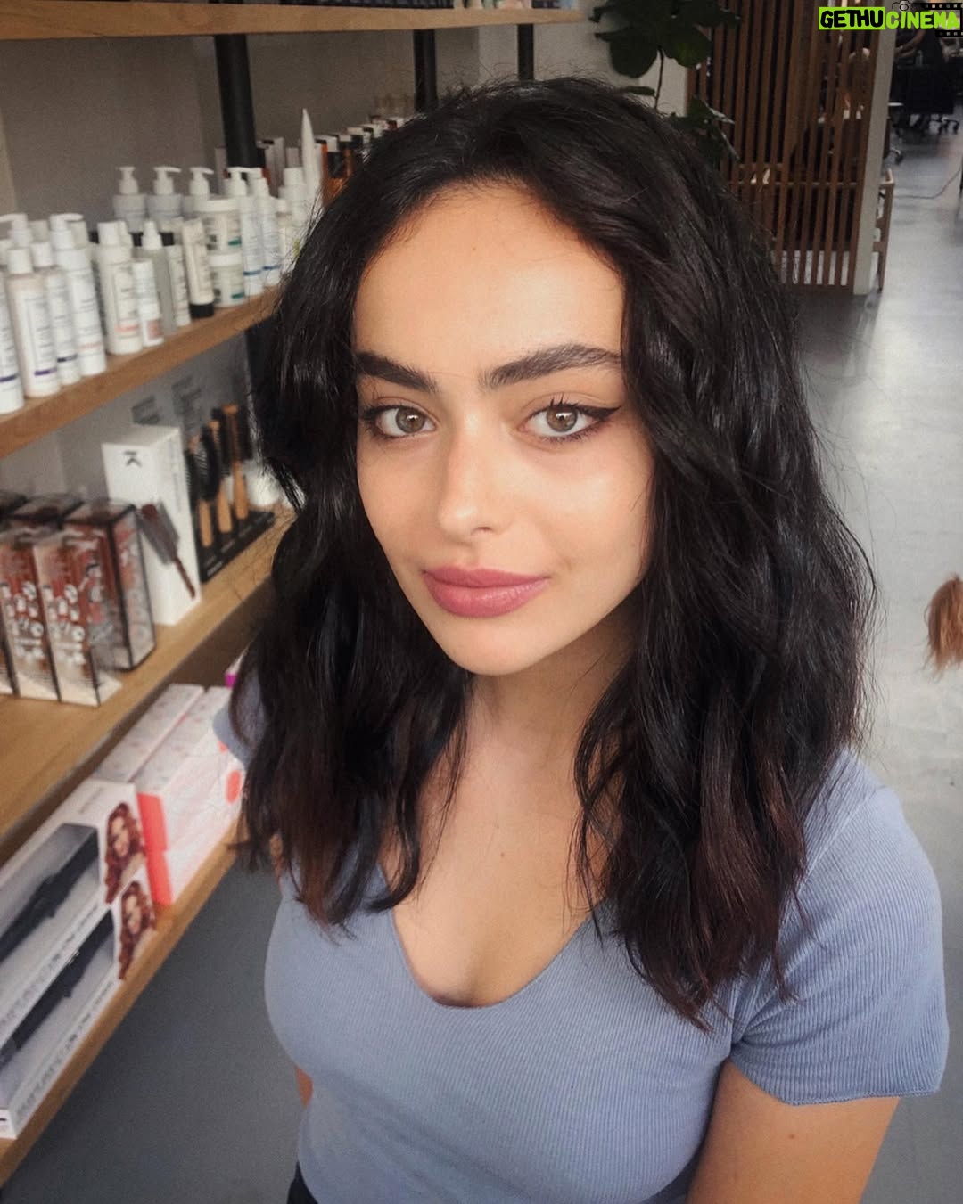 Aubri Ibrag - 23.6K Likes - got a trim to today 🍃 💇🏻♀️ @_edwardsandco #edwardsandcosurryhills