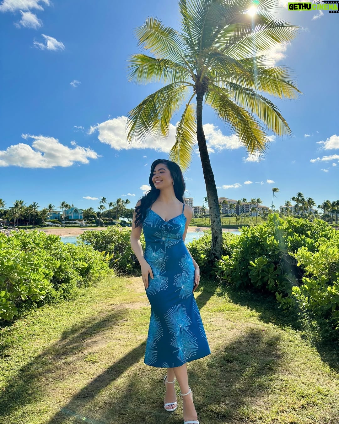 Auli'i Cravalho - 123K Likes - The ocean called… and it said #Moana2 is STREAMING NOW on @DisneyPlus!! 🏝️ Who else is watching!? 🌊 🐚 ✨🐓🐷
💄: @kirinstagram
💇🏻♀️: @cynthiaglam
👗: @highheelprncess
📸: @aloha.is