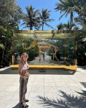 Aurora Culpo Instagram - The best early bday weekend in miami 🌴❤️