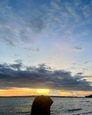 Aurora Ribero Instagram - Sunset bau bau   aku = 🤝🏻🫶🏻