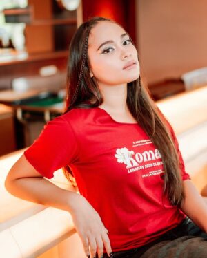 Aurora Ribero Instagram - Terkomang komang di lebaran yuk🫶🏻