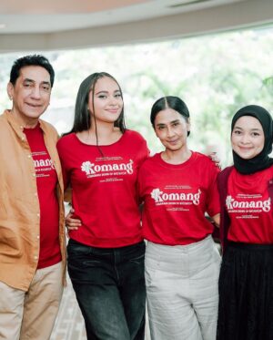 Aurora Ribero Instagram - Terkomang komang di lebaran yuk🫶🏻