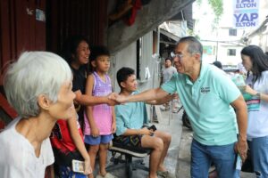 Aya Fernandez Instagram - Salamat, Mandaluyong.

Tayo ay hindi lang nakipagkamay at nakipagkwentuhan, kundi talagang nakinig sa totoong kwento ng bawat isa. Iba pa rin ang harapang usapan—’yung pakiramdam na sa gitna ng lahat, may mag-aakbay sa’yo.

Dahil kapag mahal mo ang bayan, aakbayan mo.

#51AkbayanPartylist