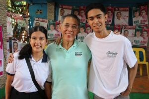 Aya Fernandez Instagram - Salamat, Mandaluyong.

Tayo ay hindi lang nakipagkamay at nakipagkwentuhan, kundi talagang nakinig sa totoong kwento ng bawat isa. Iba pa rin ang harapang usapan—’yung pakiramdam na sa gitna ng lahat, may mag-aakbay sa’yo.

Dahil kapag mahal mo ang bayan, aakbayan mo.

#51AkbayanPartylist