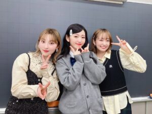 Ayaka Ohashi Instagram - .
.
#アニソンでしょでしょ
配信開始になりました！！

久々の母校訪問、そしてサプライズ🎉✨
学校は色々変わりすぎていましたが笑
学生の時に戻ったみたいで
とっても楽しかったです✌🏻💓

ぜひご覧下さい🥰✨✨⁡⁡(あやか)

#でしょでしょ
.
.