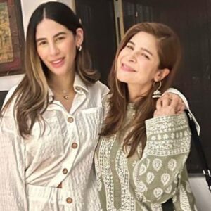 Ayesha Omar Instagram - little starboy munchkin’s first Eid. 
✨🤍🫶🏻 
May Allah protect and keep blessing baby Ali and his parents. 🧿🧿
@fatimaaahsn @azamakhan 

#ayeshaomar #eid #day3 #lahore #famjam
