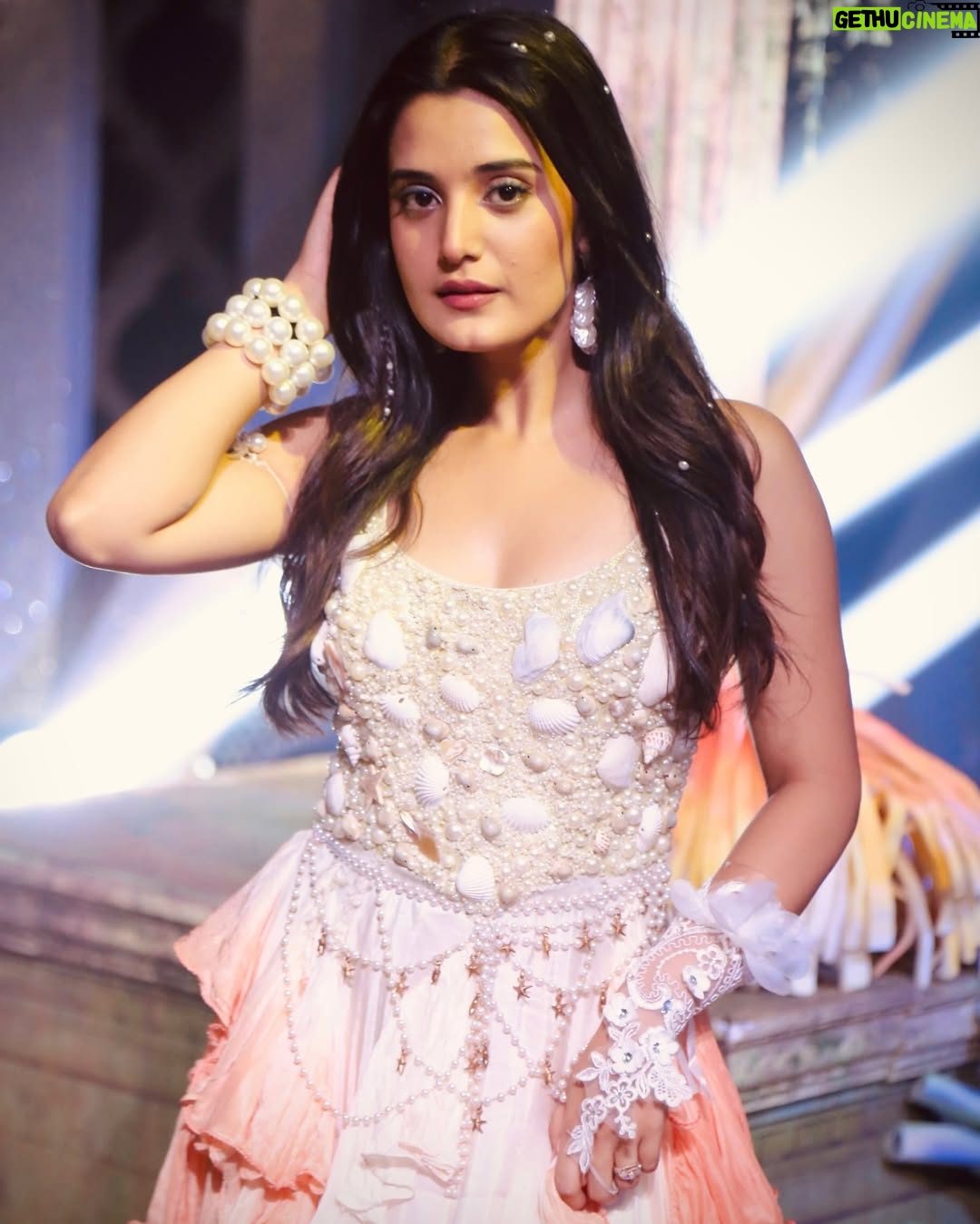 Ayushi Khurana - 28.4K Likes - ✨#ZRA
Watch me tonight @zeerishteyawardsonzeetv