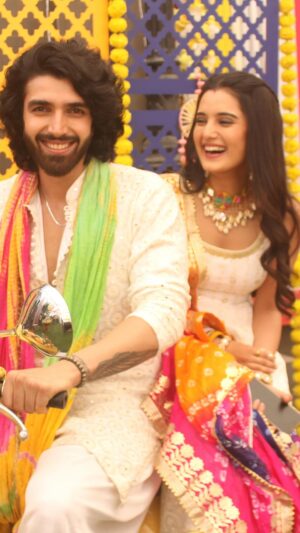 Ayushi Khurana Instagram - Happy Holi from Reet and Raghav✨
Don’t forget to watch Holi special episode tonight at 9:30pm only on @zeetv
@sonnalakakar 
@ajaaybhhardwaaj