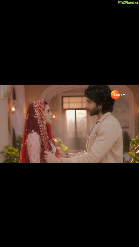 Ayushi Khurana - 21.6K Likes - Jis rishtey ki shuruvaat hi hui ho ladaai se, kya usmein pyaar bana paayega apni jagah? Dekhiye ek nayi kahaani #JaaneAnjaaneHumMile, aaj se, Somvaar se Shukravaar, raat 9:30 baje sirf #ZeeTV par.
#Reet #Raghav
@aayushe_khurana
@ahlawwat.bharat
@rohit.dhiman0711
@sehajrajput16
@jayatibhatia