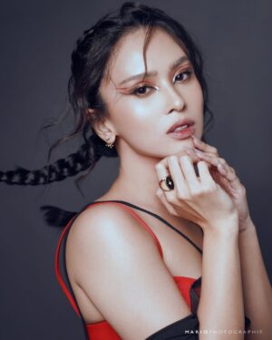 Ayushita Instagram - The season to sparkle ✨

@ayushita in @samastudiofficial
Earring by @jacquemus
photo by @mariophotographie 
styled by @iwanlatiff 
Mua by @itsfrankywu
hair by @kim_mefta
Nail by @linneabeautybar_id 
fashion team @dianacilsxx