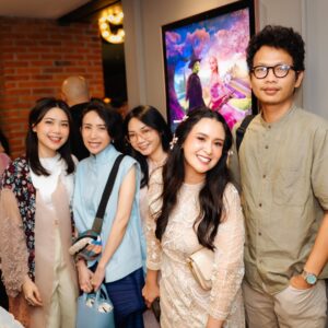 Ayushita Instagram - Sudah ketemu Bu Kemala di bioskop belum ? 👀 

Styled @wanda_haraa 
Dress @saptodjojokartiko 
Accessories @adellejewellery
Makeup @gunawan_beaute 
Photo @armanfebryan & @snap.nuel 

#2ndmiracleincellno7