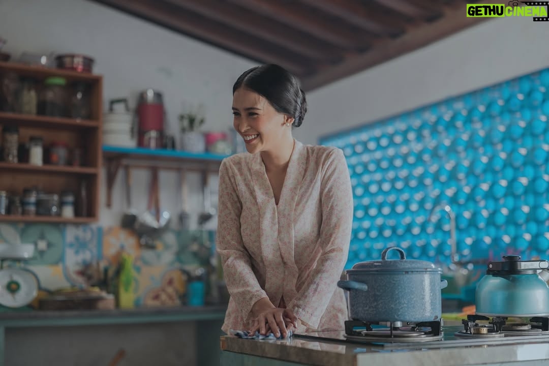 Ayushita - 1.3K Likes - Coba tebak ada berapa episode dari Losmen Bu Broto: The Series yang akan tayang di tahun ini! Siap-siap aja tungguin tanggal tayangnya, hanya di Netflix! #NextOnNetflix2025