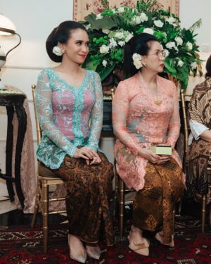 Ayushita Instagram - Mugi tansah pinaringan berkah lan sehat bagas waras saking kersaning Gusti 🪷🪬✨ Wilujeng Rahayu Ibuku ✨🪬🪷