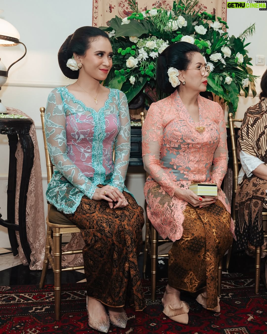 Ayushita - 14.2K Likes - Mugi tansah pinaringan berkah lan sehat bagas waras saking kersaning Gusti 🪷🪬✨ Wilujeng Rahayu Ibuku ✨🪬🪷
