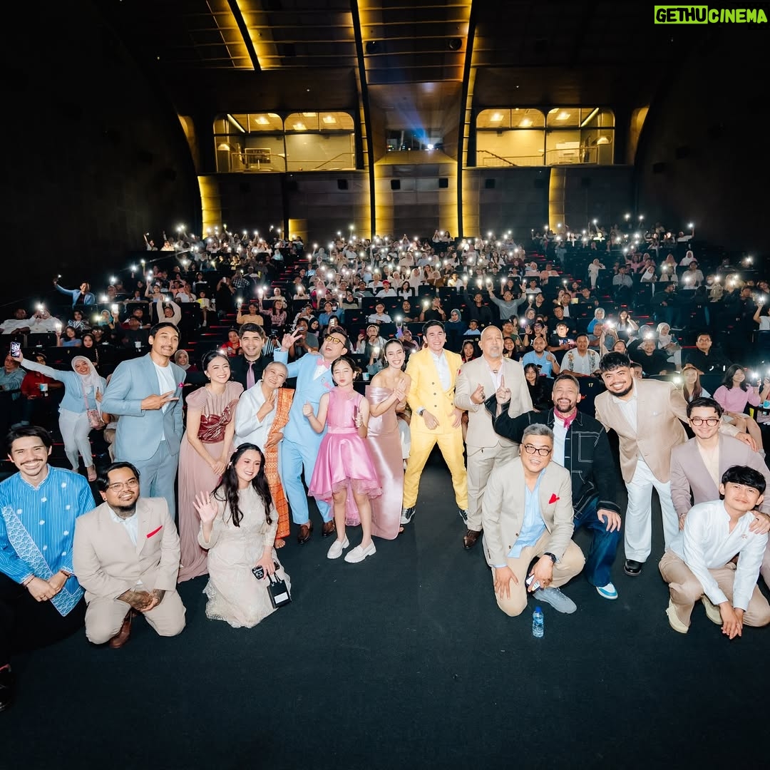 Ayushita - 3 Likes - Sudah ketemu Bu Kemala di bioskop belum ? 👀
Styled @wanda_haraa
Dress @saptodjojokartiko
Accessories @adellejewellery
Makeup @gunawan_beaute
Photo @armanfebryan & @snap.nuel
#2ndmiracleincellno7