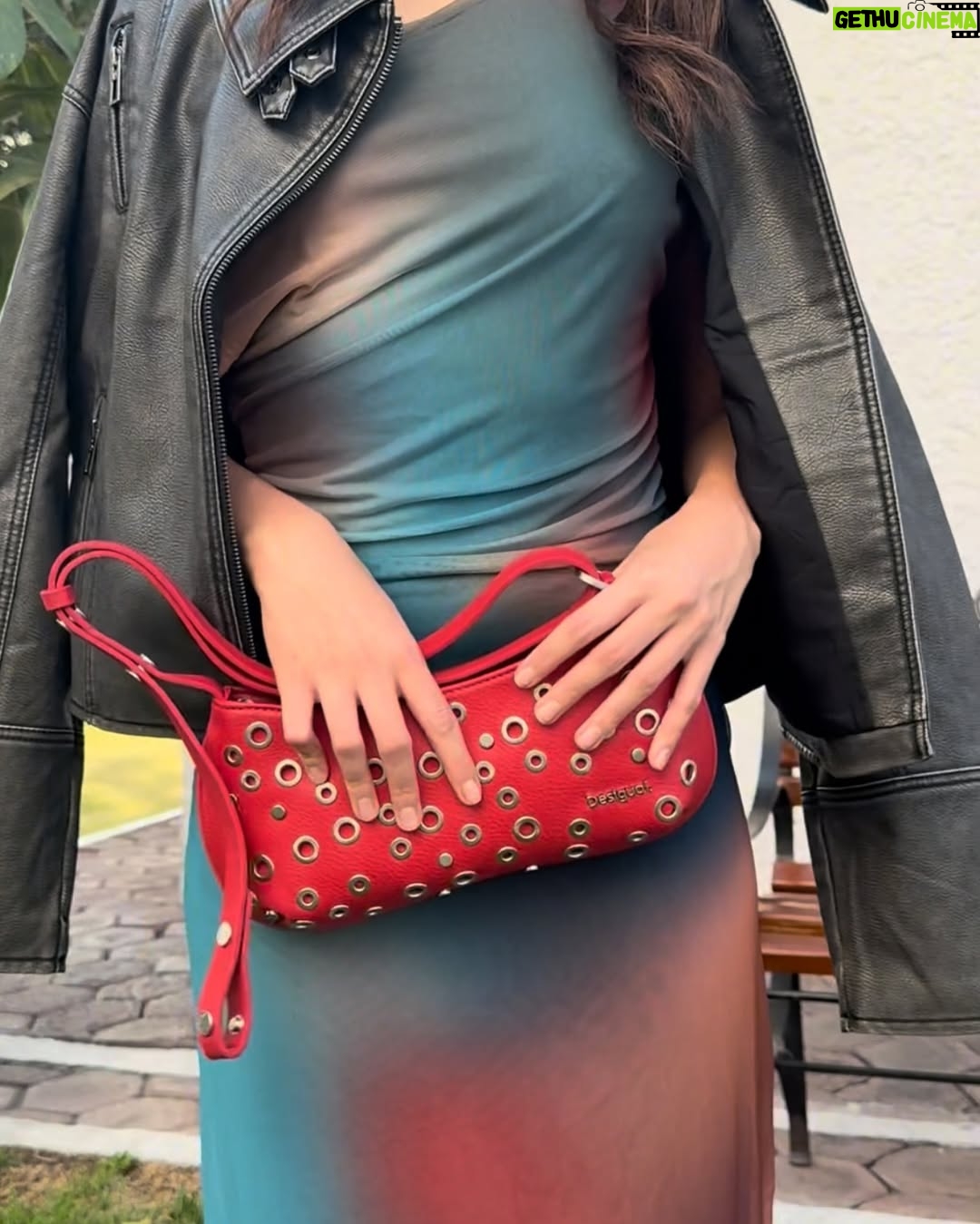 Azul Guaita - 41.2K Likes - @desigual like no other