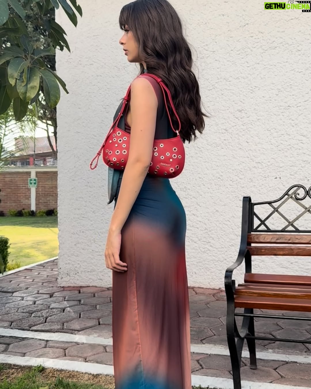 Azul Guaita - 41.2K Likes - @desigual like no other