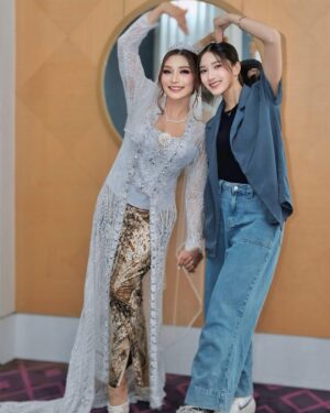 Baby Margaretha Instagram - Mini Me ❤️
Eternal togetherness, unending joy

MUA @anneprima_makeup x @safalavienawedding 
Attire @safalavienawedding 
Hair Do @ayu_berindang 
Wardrobe @resshapratiwi18 
Photo @fael_photoart 

#MomAndDaughter #Daughter #minime #BridalPhotoshoot #IndonesianWedding #kebaya #makeuplook #traditionalwedding #makeupdetails #safalavienawedding #whitedress #photomodel #bridalmodel #indonesianmodel #babymargaretha #beautifulinwhite