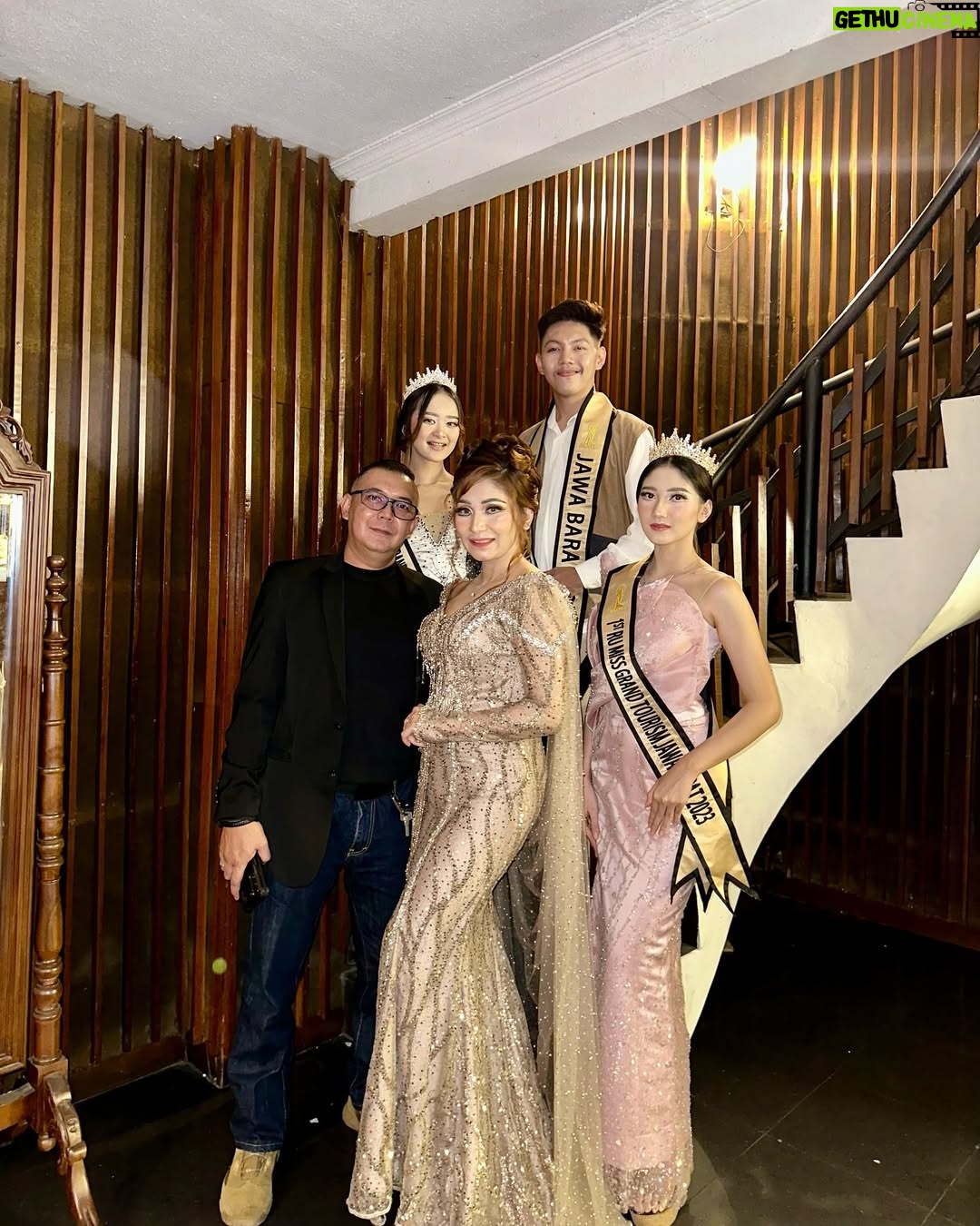 Baby Margaretha - 3 Likes - Terima kasih kepada tim yang telah mendukung penampilan saya, dengan busana indah dari @tinongkebaya dan sentuhan makeup sempurna oleh @yanie_naya
#MisterMissGrandTourismJawaBarat #MMGTIJabar #MMGTIIndonesia